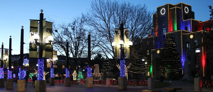 Holiday Pub Crawl: Pearl Street Mall in Boulder